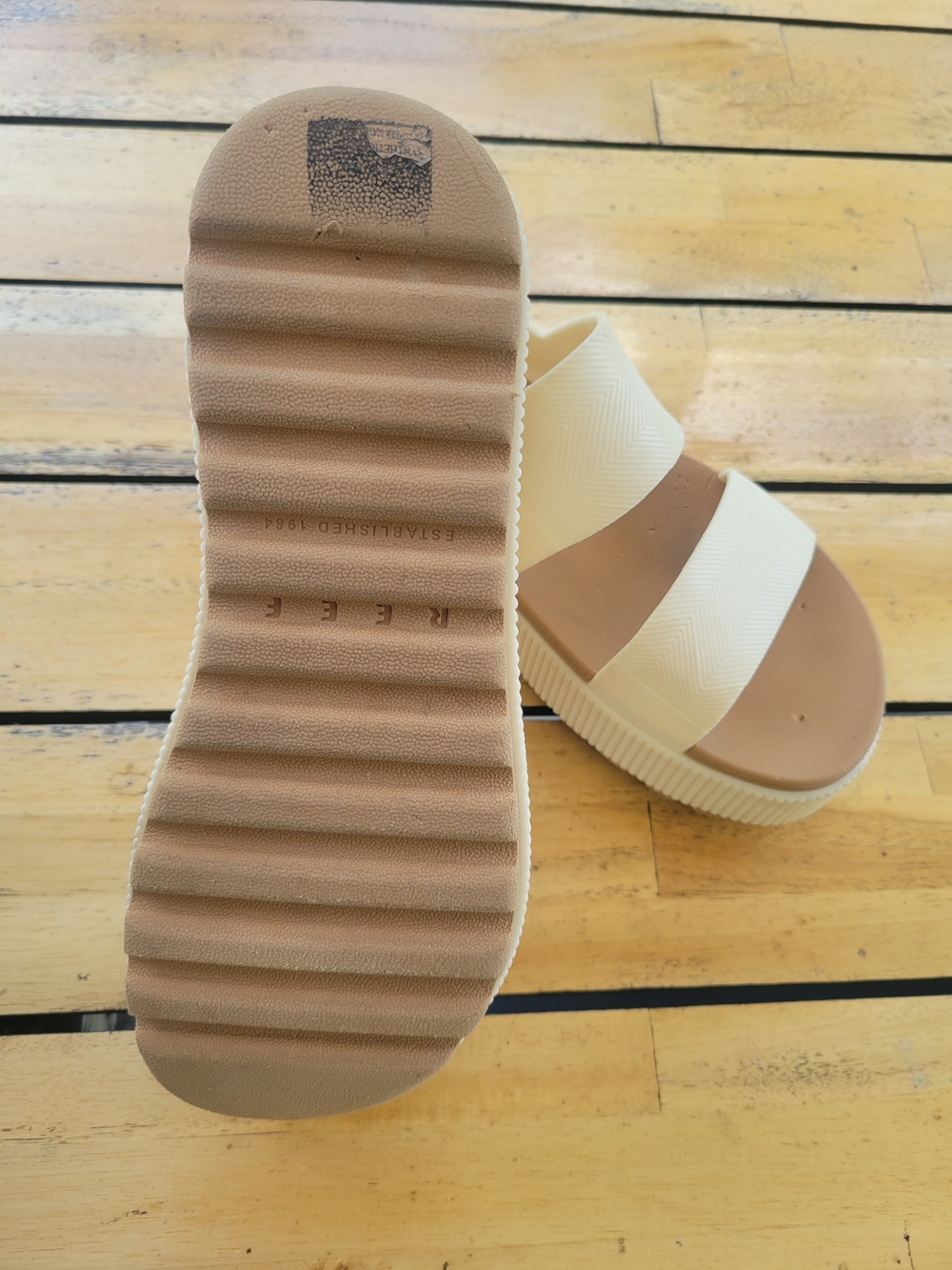 Reef Women’s White Vista Higher Platforms - Picture 4 of 5